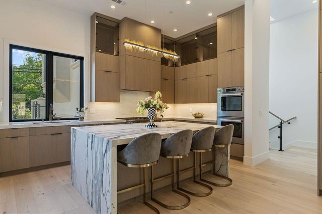 $4,700,000 | 18071 Saratoga-Los Gatos Road, Monte Sereno, CA 95030