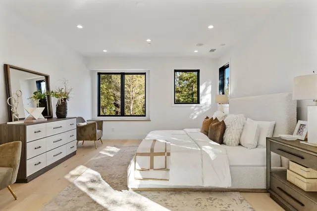 $4,700,000 | 18071 Saratoga-Los Gatos Road, Monte Sereno, CA 95030