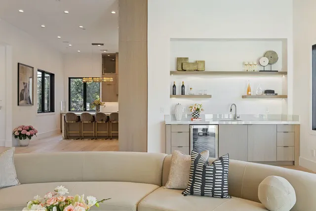 $4,898,000 | 18071 Saratoga-Los Gatos Road, Monte Sereno, CA 95030