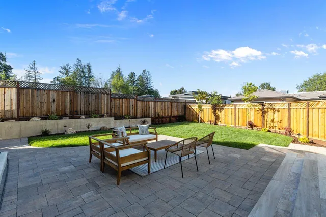 $4,700,000 | 18071 Saratoga-Los Gatos Road, Monte Sereno, CA 95030