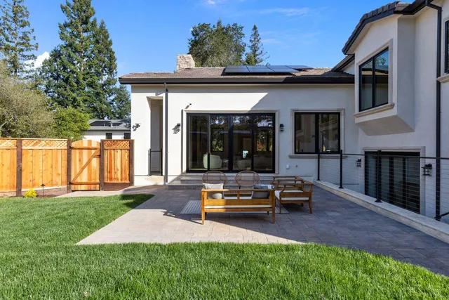 $4,700,000 | 18071 Saratoga-Los Gatos Road, Monte Sereno, CA 95030