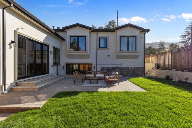 $4,700,000 | 18071 Saratoga-Los Gatos Road, Monte Sereno, CA 95030