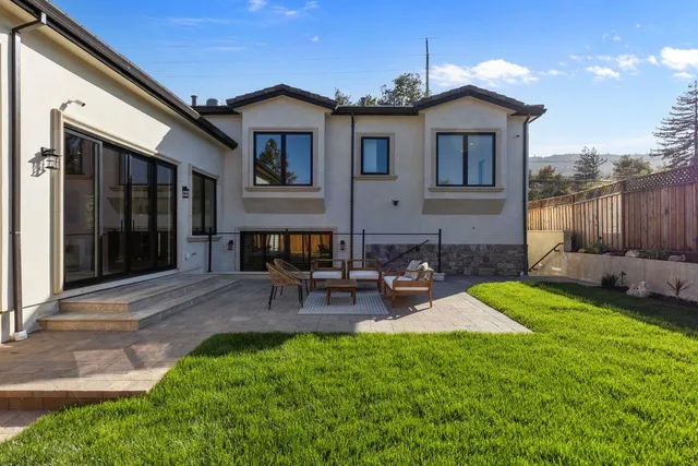 $4,700,000 | 18071 Saratoga-Los Gatos Road, Monte Sereno, CA 95030