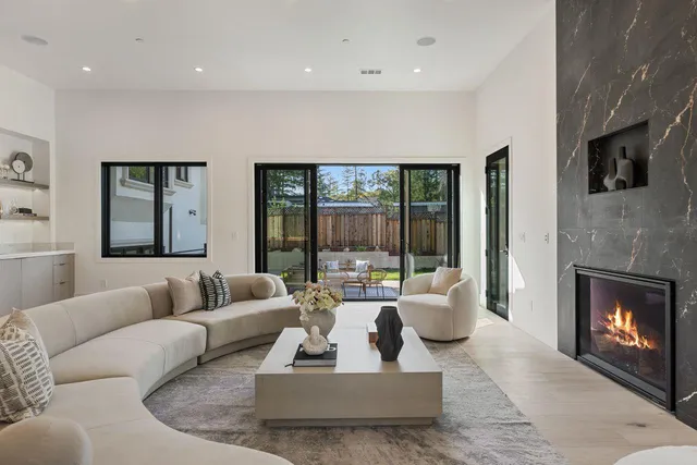 $4,700,000 | 18071 Saratoga-Los Gatos Road, Monte Sereno, CA 95030
