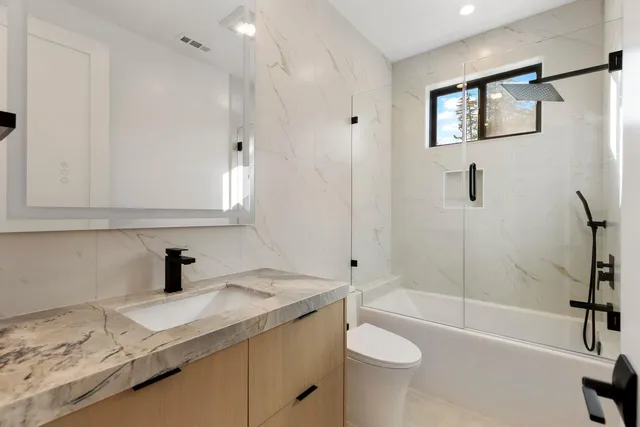 $4,700,000 | 18071 Saratoga-Los Gatos Road, Monte Sereno, CA 95030