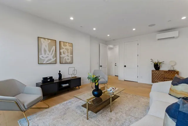 $4,700,000 | 18071 Saratoga-Los Gatos Road, Monte Sereno, CA 95030