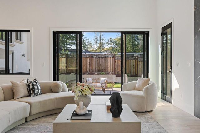 $4,700,000 | 18071 Saratoga-Los Gatos Road, Monte Sereno, CA 95030
