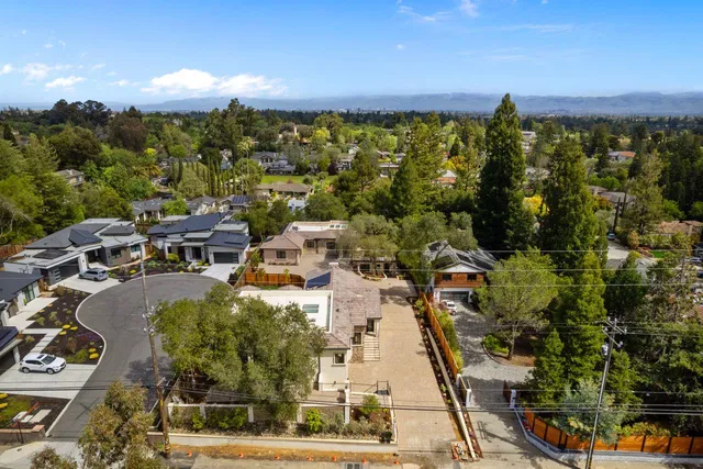 $4,700,000 | 18071 Saratoga-Los Gatos Road, Monte Sereno, CA 95030