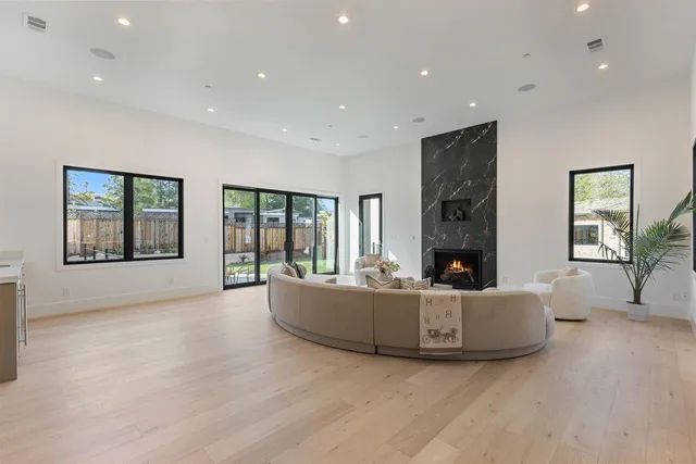 $4,700,000 | 18071 Saratoga-Los Gatos Road, Monte Sereno, CA 95030