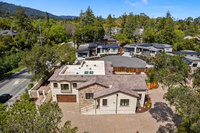 $4,700,000 | 18071 Saratoga-Los Gatos Road, Monte Sereno, CA 95030