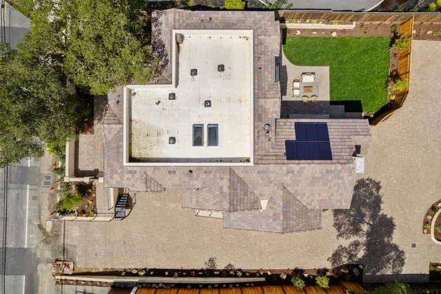 $4,700,000 | 18071 Saratoga-Los Gatos Road, Monte Sereno, CA 95030