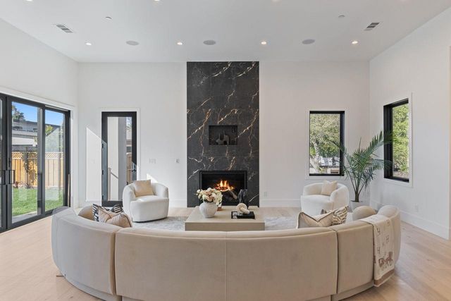 $4,700,000 | 18071 Saratoga-Los Gatos Road, Monte Sereno, CA 95030