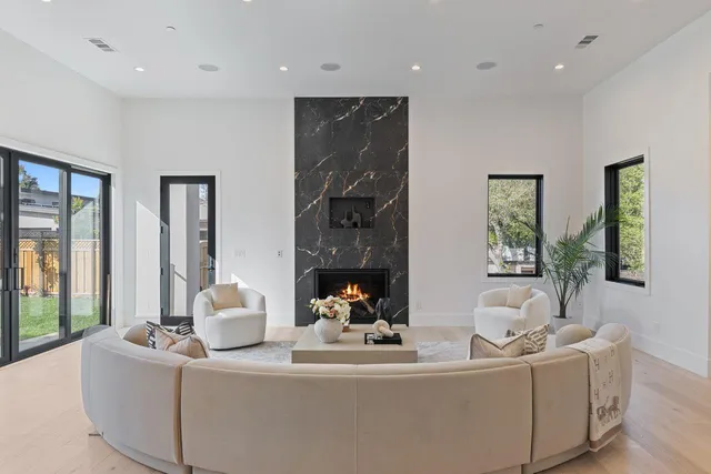 $4,700,000 | 18071 Saratoga-Los Gatos Road, Monte Sereno, CA 95030