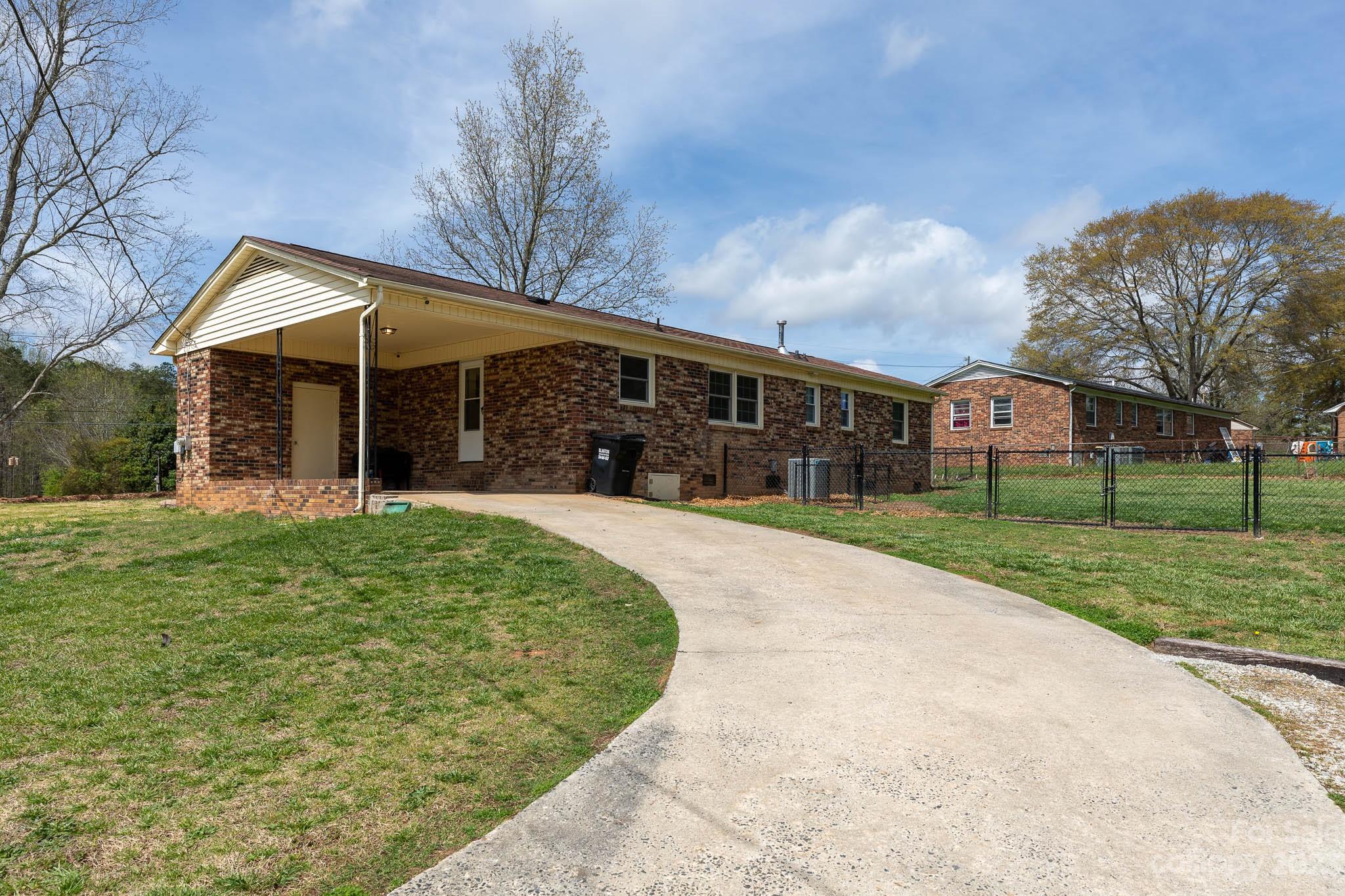 1005 Boyd Road Gastonia, NC 28052 - Photo 2 of 38 Gallery Image 2