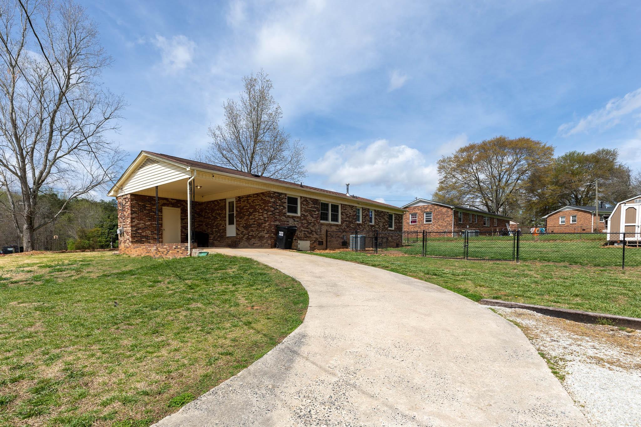 1005 Boyd Road Gastonia, NC 28052 - Photo 3 of 38 Gallery Image 3