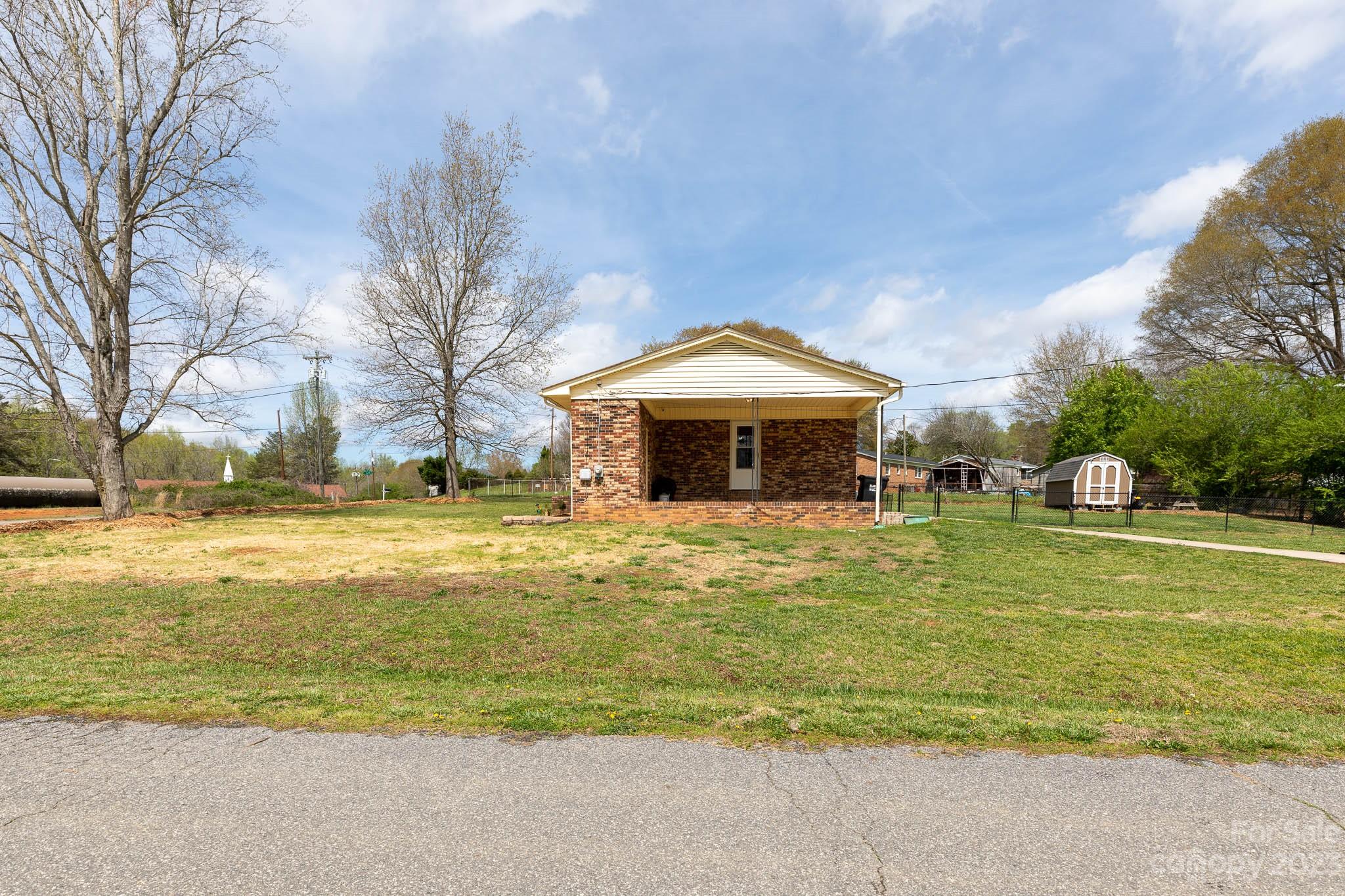 1005 Boyd Road Gastonia, NC 28052 - Photo 9 of 38 Gallery Image 9