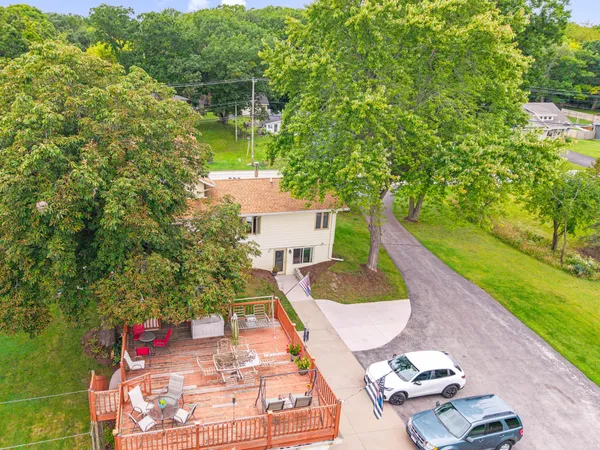 $1,799,000 | W304-n2426 Maple Avenue, Delafield, WI 53072