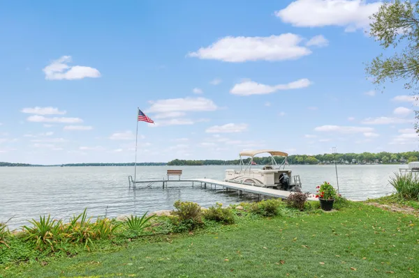 $1,799,000 | W304-n2426 Maple Avenue, Delafield, WI 53072