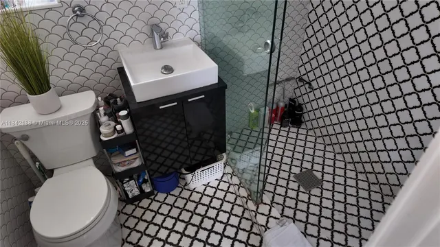 $250,000 | 1535 Meridian Avenue, Unit 6, Miami Beach, FL 33139