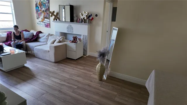 $250,000 | 1535 Meridian Avenue, Unit 6, Miami Beach, FL 33139