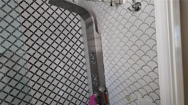 $250,000 | 1535 Meridian Avenue, Unit 6, Miami Beach, FL 33139