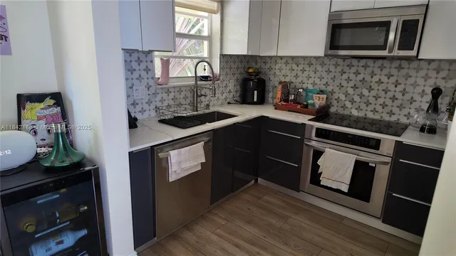 $250,000 | 1535 Meridian Avenue, Unit 6, Miami Beach, FL 33139