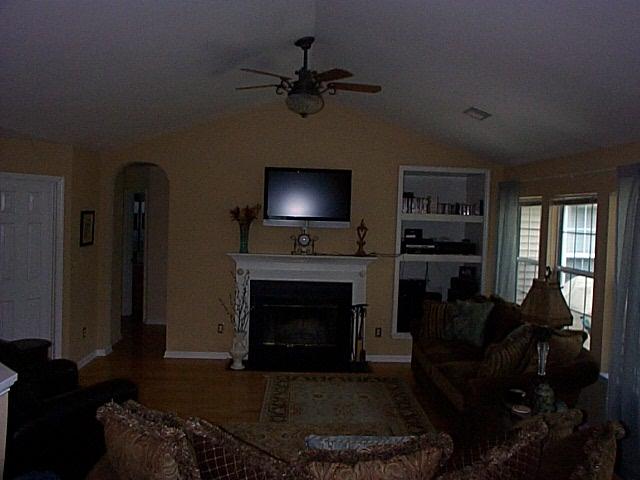 524 Pointe Of Oaks Road Summerville, SC 29485 - Photo 6 of 22 524 Point of Oaks 006