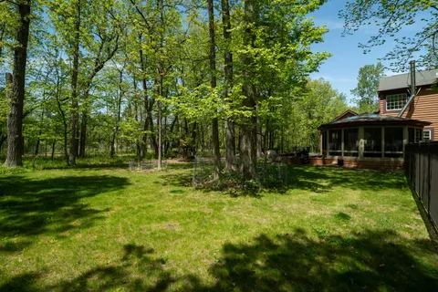 $759,900 | 13737 North Lake Shore Drive, Mequon, WI 53097