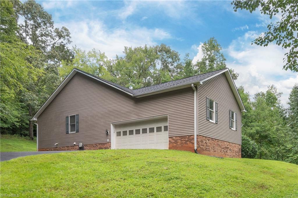 2408 Milling Road Mocksville, NC 27028 - Photo 5 of 36