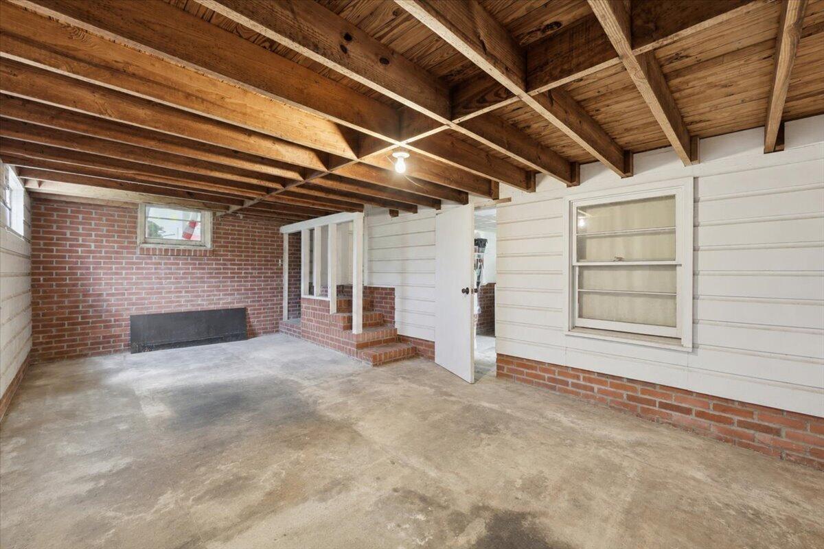 100 Henry Street Bamberg, SC 29003 - Photo 21 of 25 21-100_021