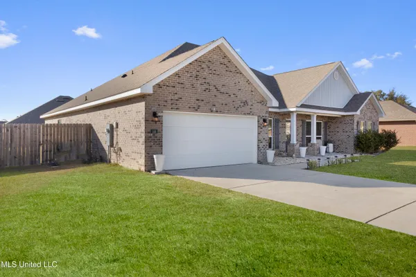 $398,000 | 144 Saltmeadow Circle, Ocean Springs, MS 39564