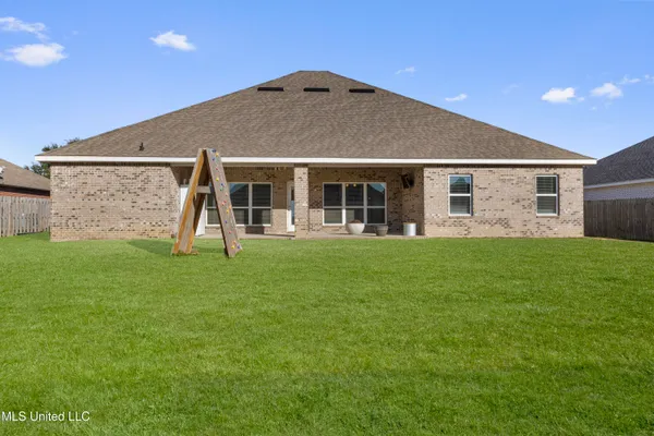 $398,000 | 144 Saltmeadow Circle, Ocean Springs, MS 39564