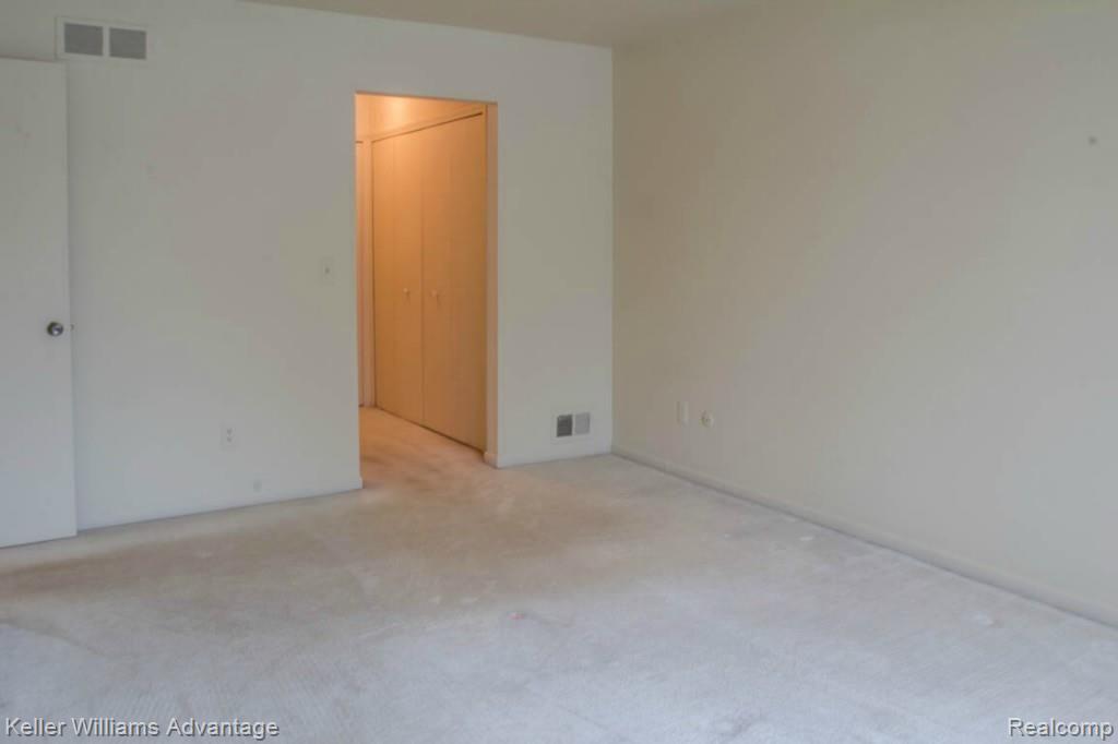 29620 Middlebelt Road, Unit 2903 Farmington Hills, MI 48334 - Photo 14 of 25