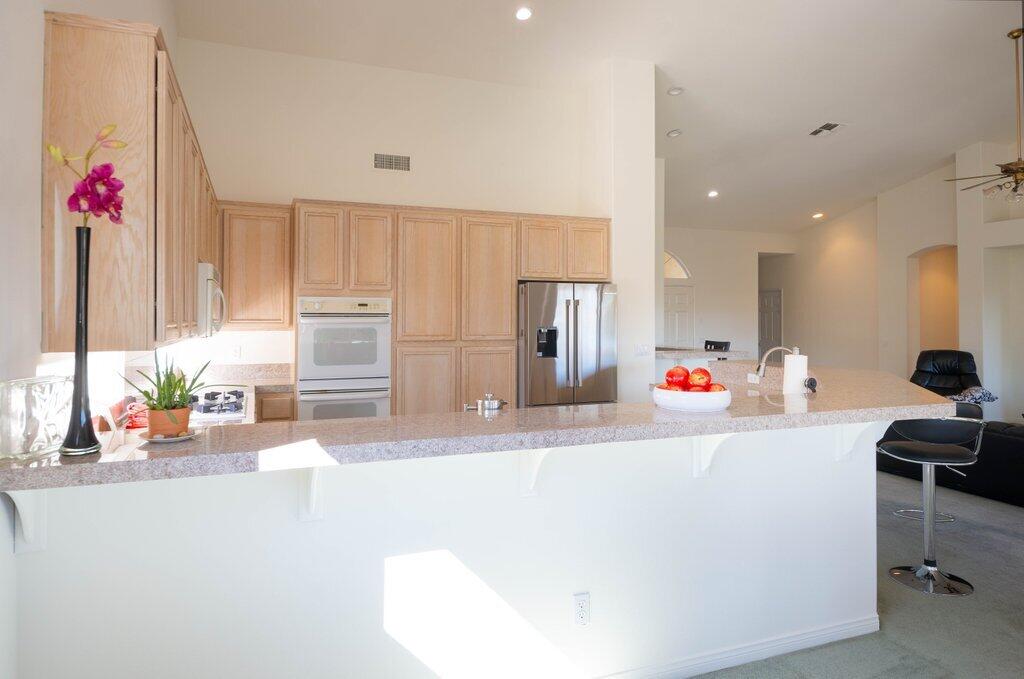 40 White Sun Way Rancho Mirage, CA 92270 - Photo 8 of 25 Loads of Cabinet Space
