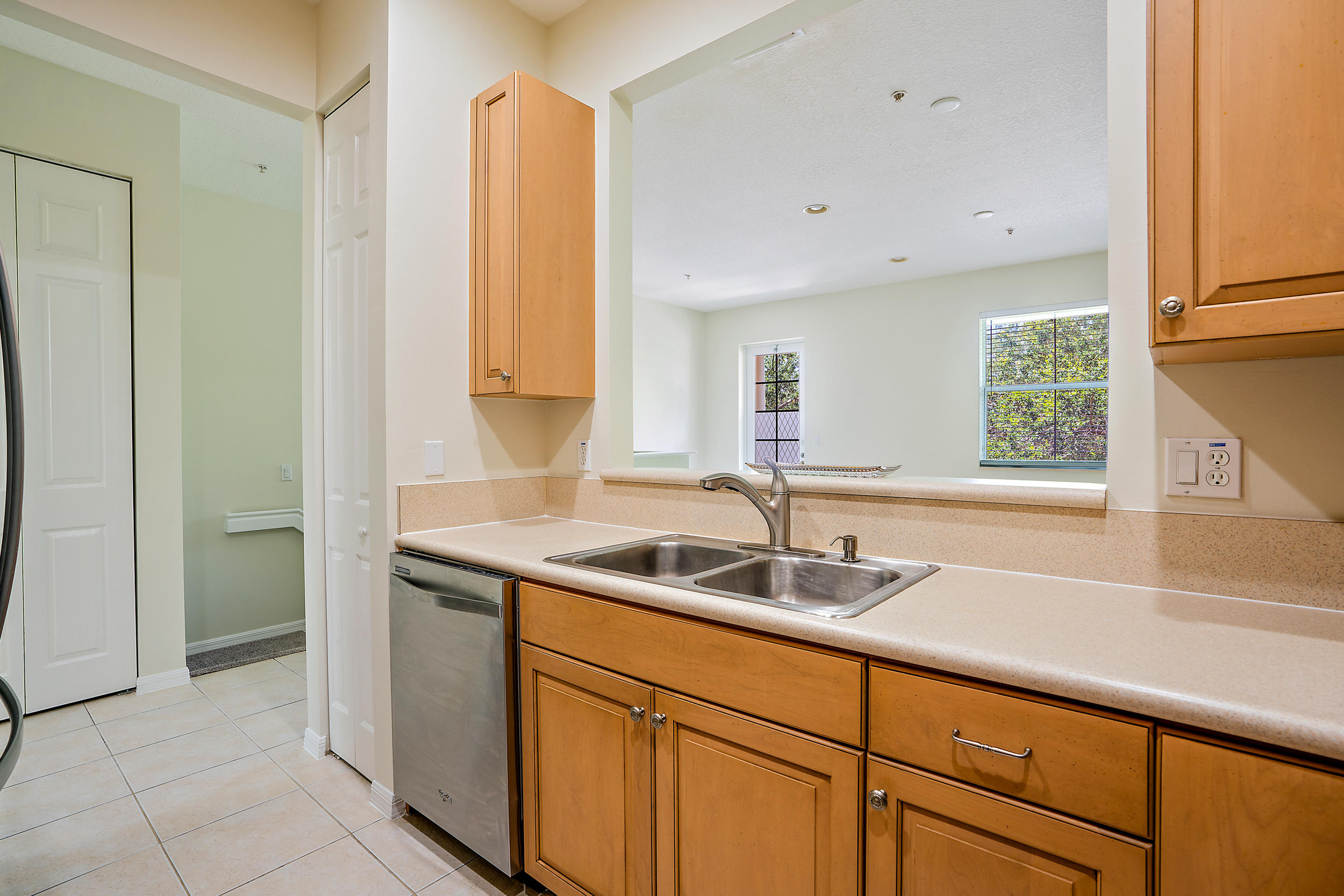 4184 Stadium Drive Jupiter, FL 33458 - Photo 11 of 19 Kitchen