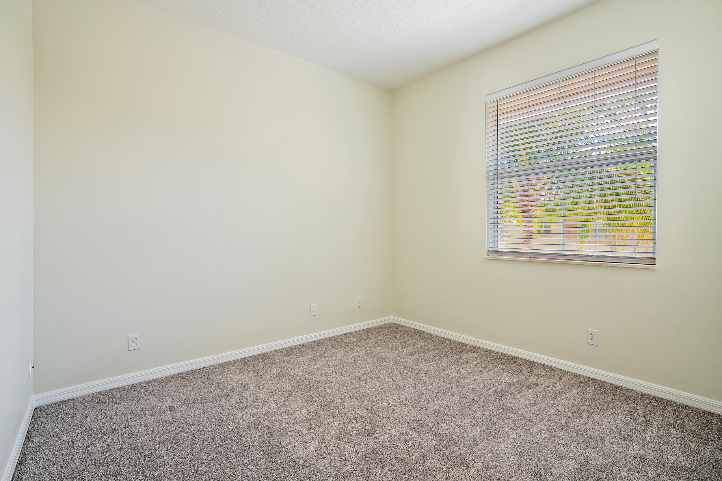 4184 Stadium Drive Jupiter, FL 33458 - Photo 12 of 19 Guest Bedroom