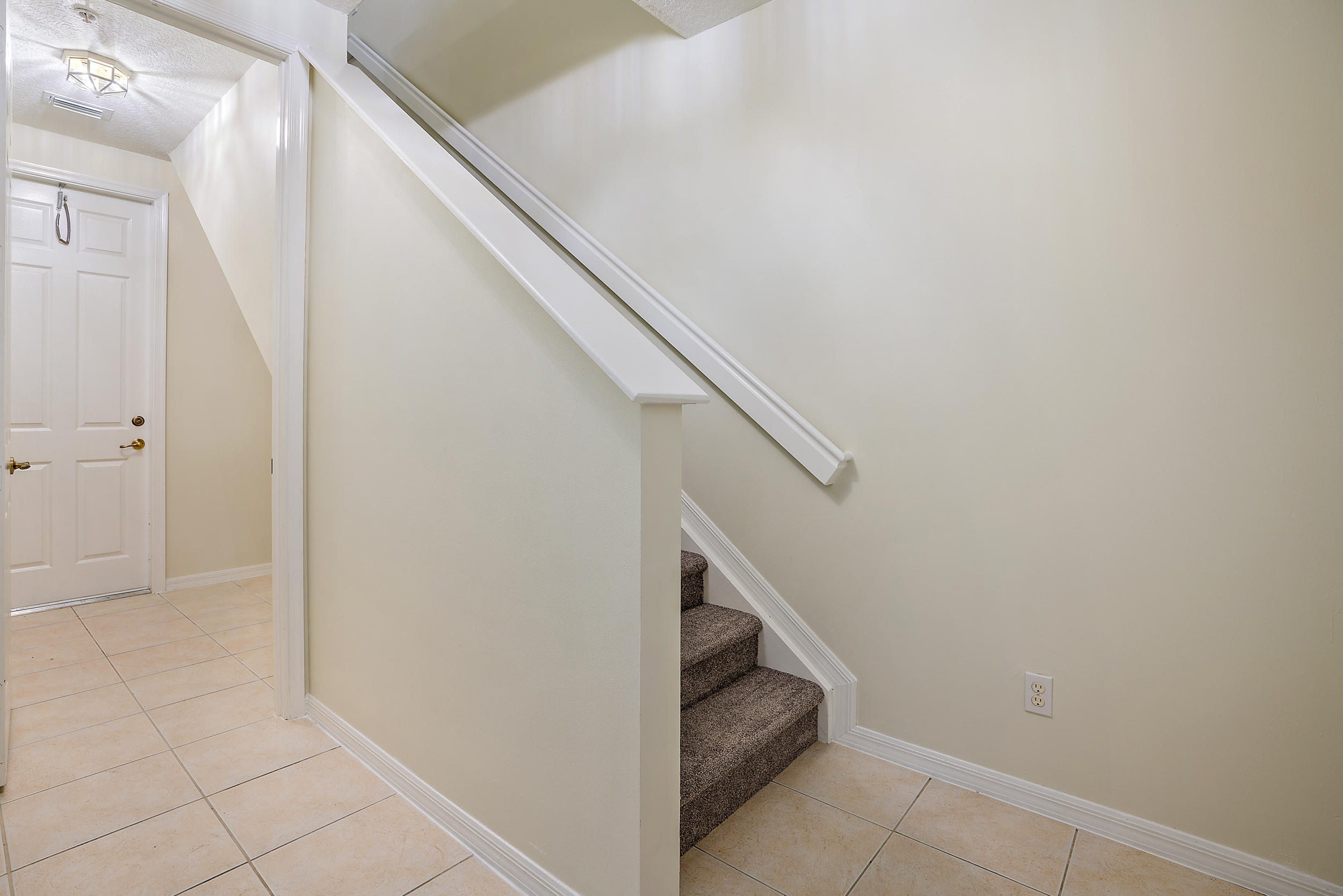 4184 Stadium Drive Jupiter, FL 33458 - Photo 8 of 19 Stairway