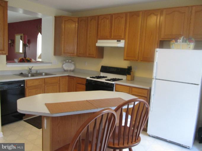 5212 Red Hill Way Rosedale, MD 21237 - Photo 1 of 13 Kitchen