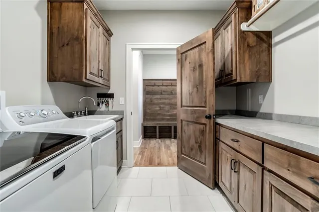 $1,095,000 | 14290 Cattle Ranch Drive, Smithville, MO 64089