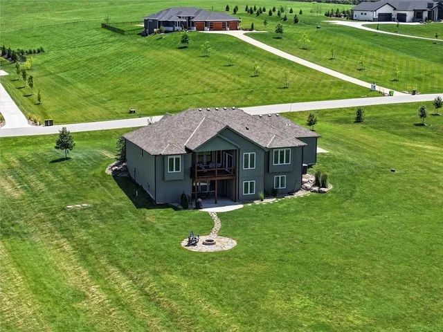 $1,095,000 | 14290 Cattle Ranch Drive, Smithville, MO 64089