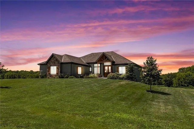 $1,095,000 | 14290 Cattle Ranch Drive, Smithville, MO 64089