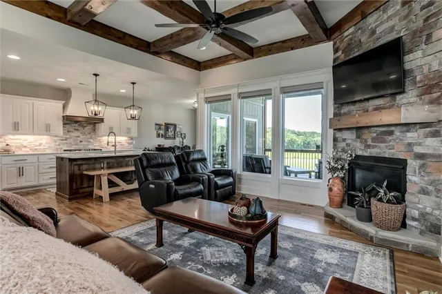 $1,095,000 | 14290 Cattle Ranch Drive, Smithville, MO 64089