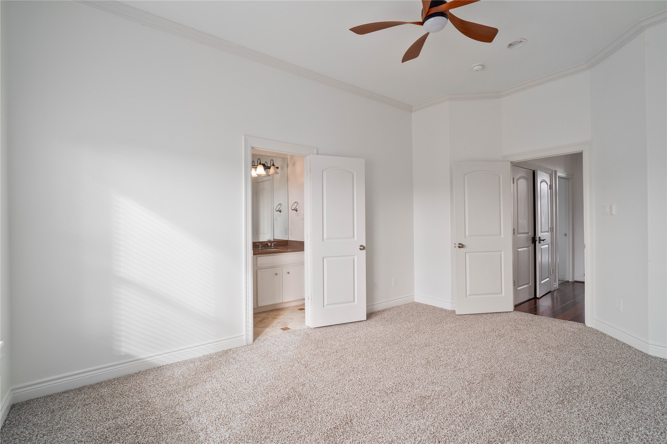 704 Welch Street Houston, TX 77006 - Photo 18 of 23 a view of empty room