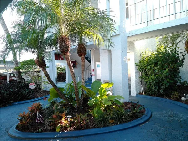 $342,900 | 225 Country Club Drive, Unit C326, Largo, FL 33771