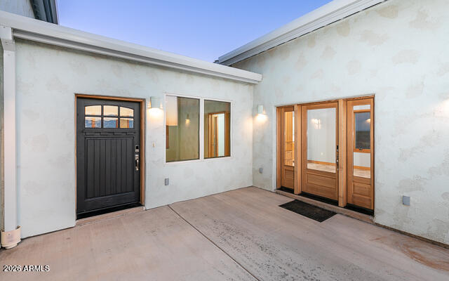 6233 West Airport Road Willcox, AZ 85643 - Photo 36 of 54 an empty room with windows