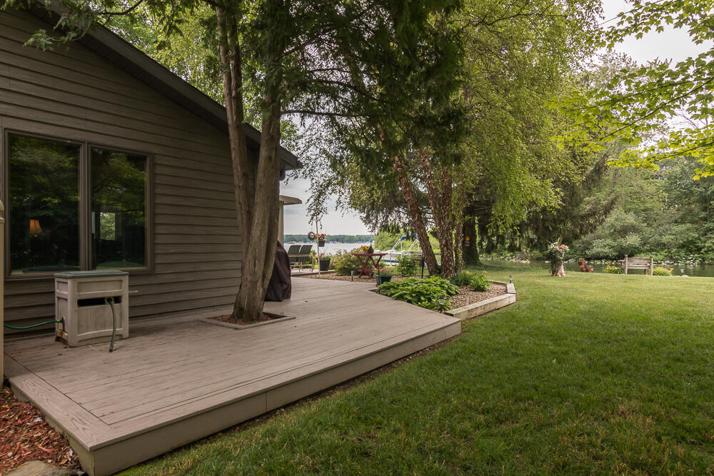 46699 Prospect Drive Decatur, MI 49045 - Photo 13 of 42 Deck d