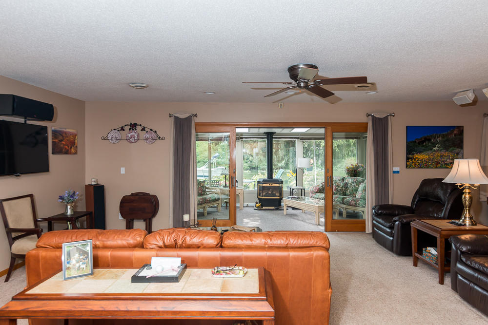 46699 Prospect Drive Decatur, MI 49045 - Photo 23 of 42 Living room c