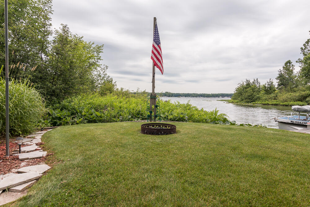 46699 Prospect Drive Decatur, MI 49045 - Photo 37 of 42 Lake view a