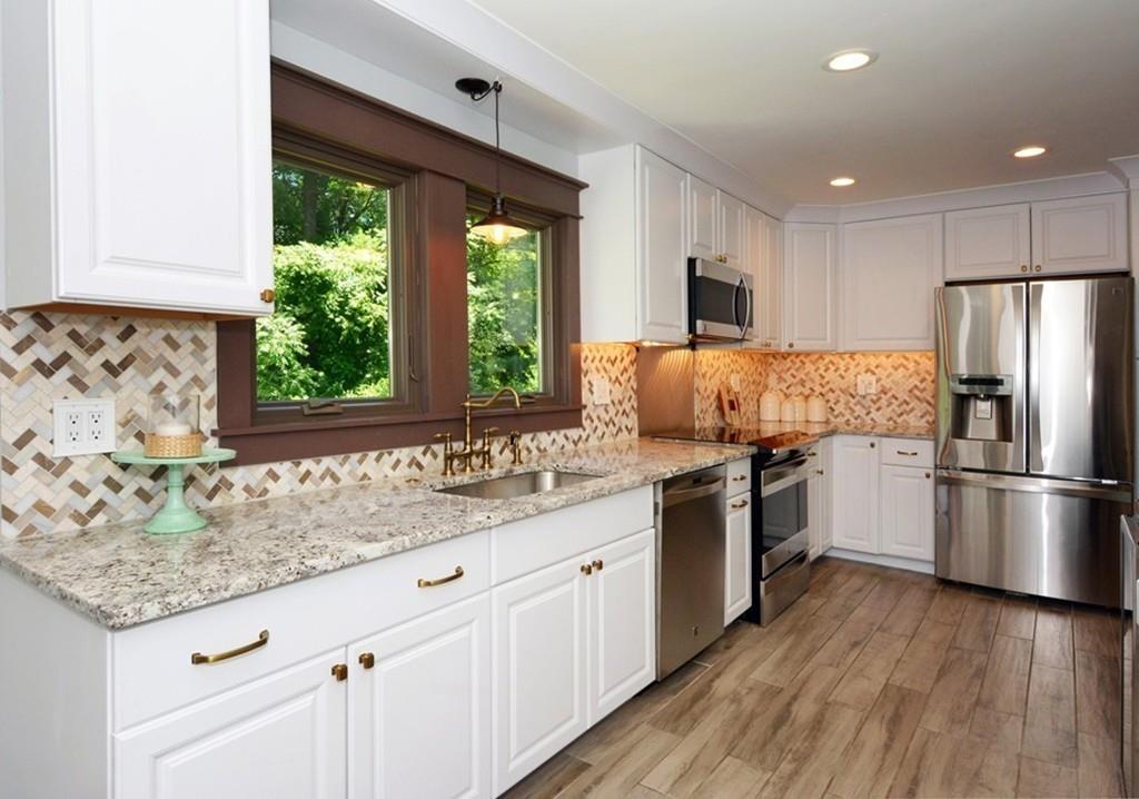 7 Curtis Road Hopkinton, MA 01748 - Photo 3 of 27 Gallery Image 3