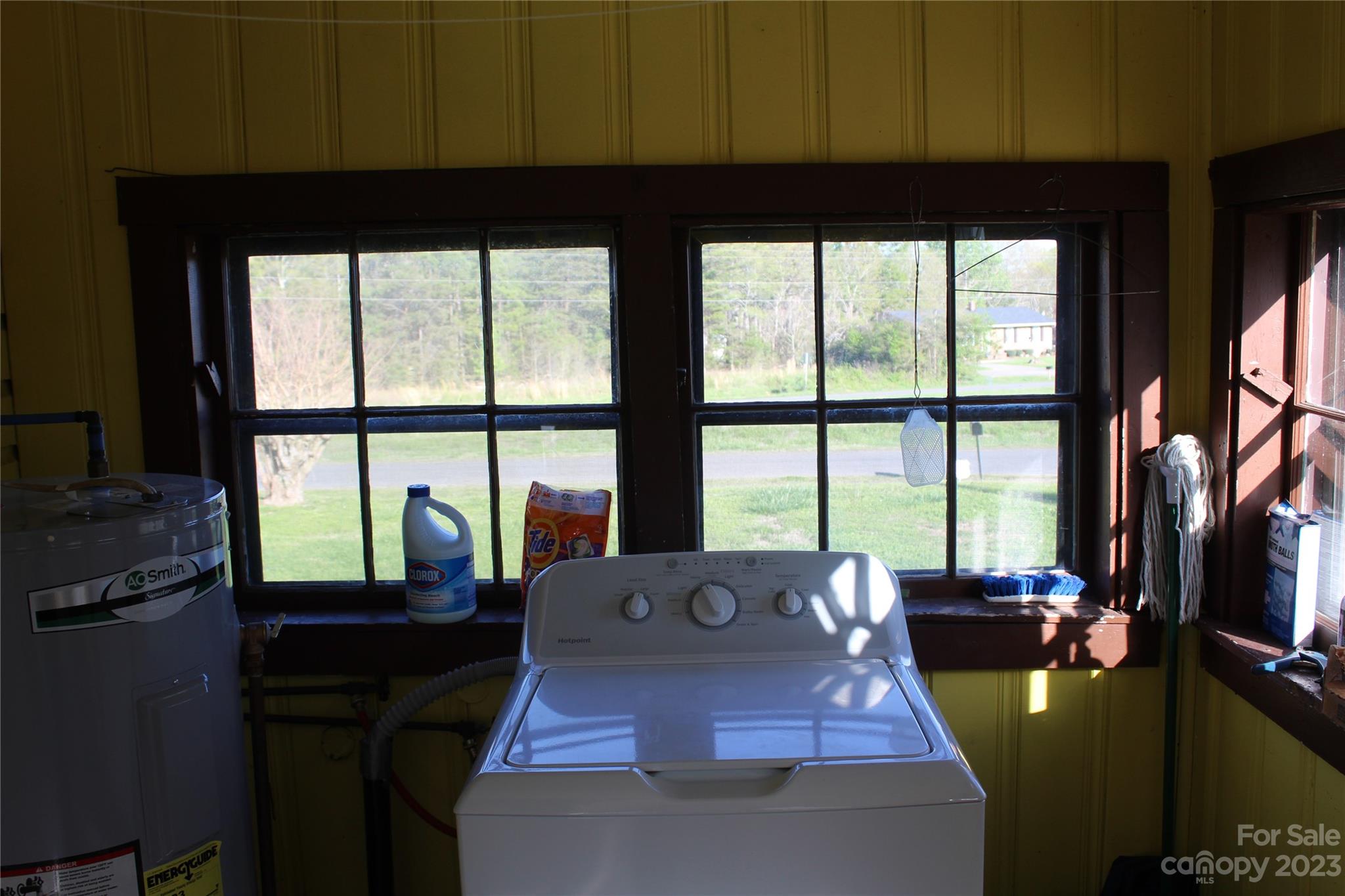 102 Jetter Road Grover, NC 28073 - Photo 5 of 5 a living room with large windows